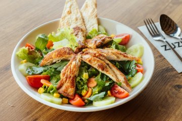 Izgara Tavuk Salata